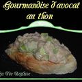 Gourmandise d'avocat au thon