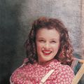 Printemps/Été 1945, Californie - Norma Jeane en chemisier par Conover