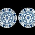 A pair of blue and white barbed-rim dishes - Early Kangxi