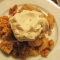 Crumble pomme & noix, chantilly alter mondialiste