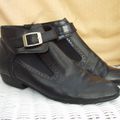 Low boots vintage en cuir noir pointure 38.