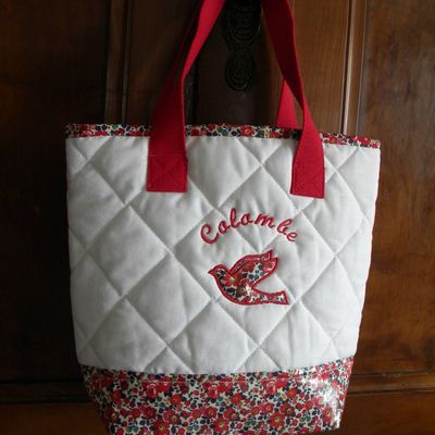 voici un cadeau de naissance pour Colombe ...