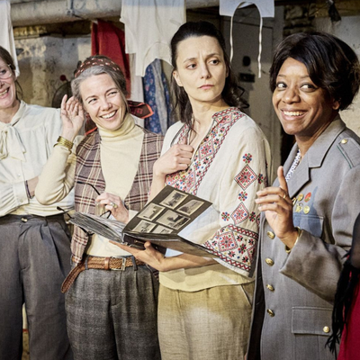 A voir aux Célestins : La guerre n'a pas un visage de femme: quand un grand livre enquête devient une grande pièce de théâtre