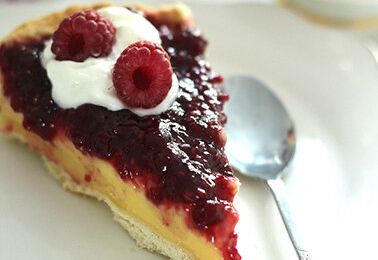 TARTE PATISSIERE AUX FRAMBOISES ET AUX AIRELLES