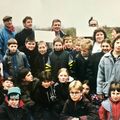 MARS 1998 : COMME LEURS PLANTATIONS, LES ÉLÈVES ONT, EUX AUSSI, GRANDI.