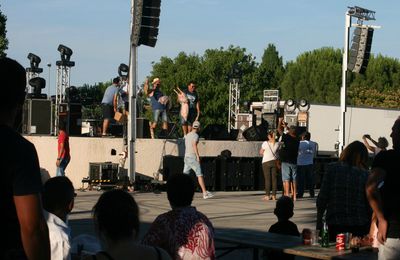 VILLENEUVE : C'est maintenant que débute la fête de la musique.....allez y !