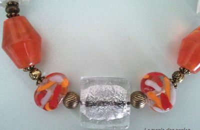 Collier perles en verre et feuille d'argent orange et crystal