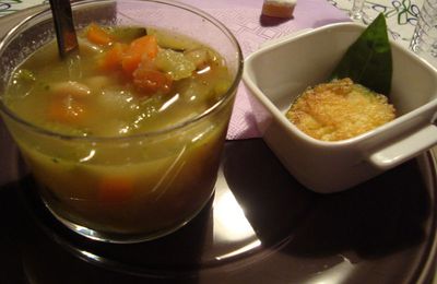 Soupe au pistou et beignet de courgette