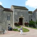 CHATEAU  DE MONT SAINT JEAN SUR LES ROUTES DE L'AUXOIS 2015