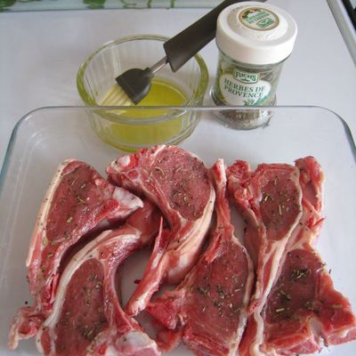 Côtelettes d'agneau grillées