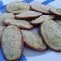 MADELEINES À LA RHUBARBE