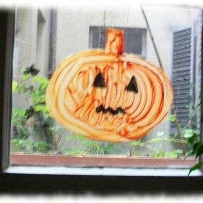 Décoration de fenêtre par les enfants... 