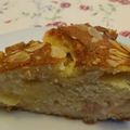 GÂTEAU AU YAOURT AUX NECTARINES ET AMANDES GRILLEES