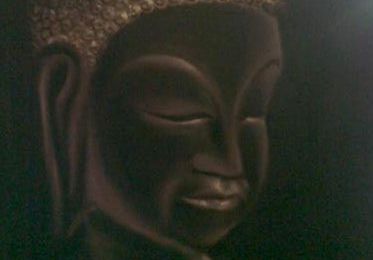 bouddha porte-ensens vu d'un coté