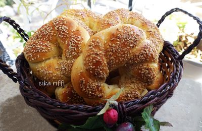 BRIOCHETTES - BRIOCHES -( VIENNOISERIES TURQUES )