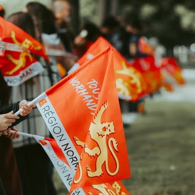 Depuis dix ans la Normandie est réunifiée et la fierté régionale normande est en pleine renaissance.