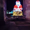 🏵️🌹🌺Hier soir, superbe de voir un père Noël illuminé l'arc de triomphe 🌺🌹🏵️ @ L'Arc du Triomphe d'Orange, France