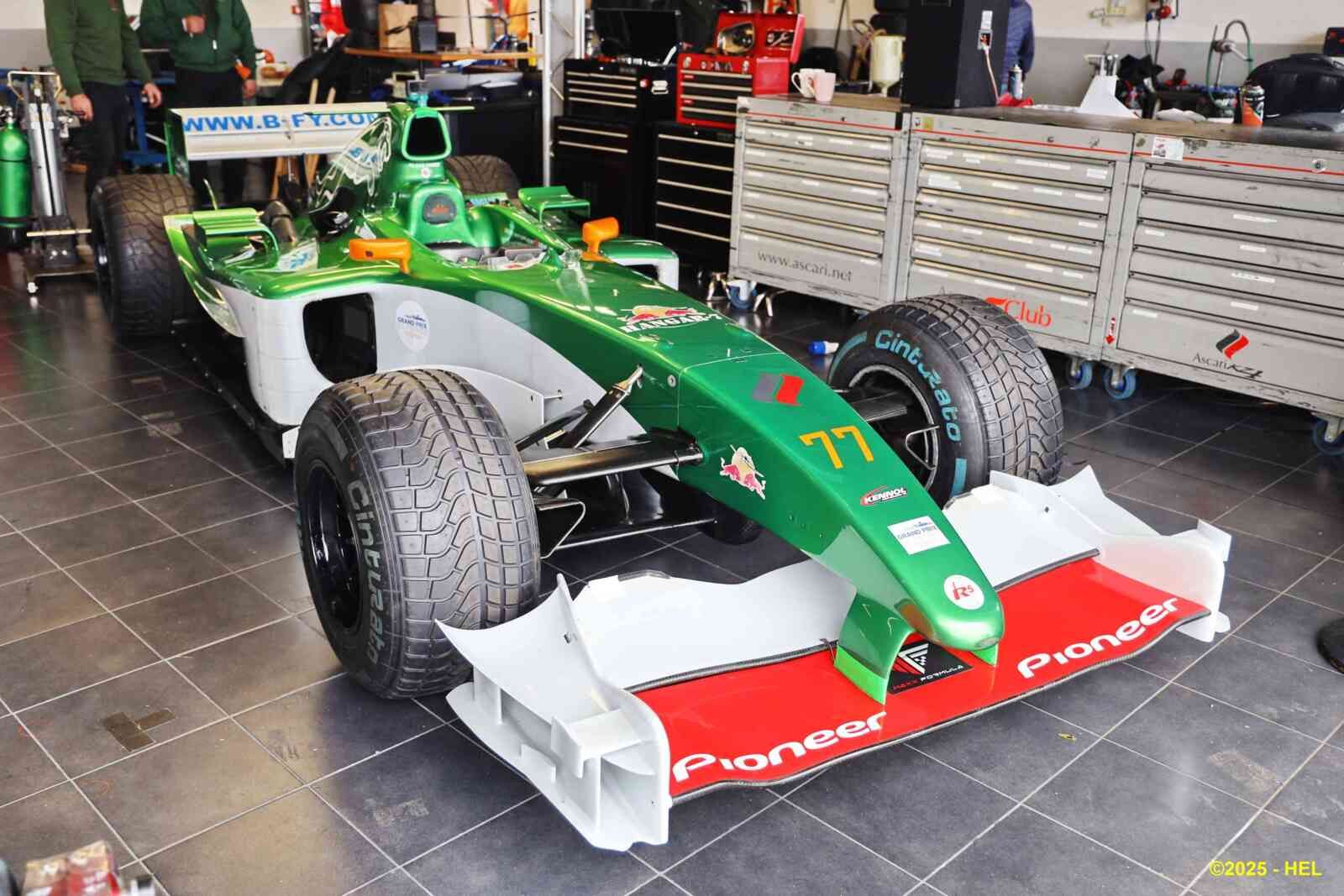 Jaguar R 5 F1_01 - 2004 [Uk] HL_GF