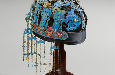 A lady's headdress (dianzi), around 1900