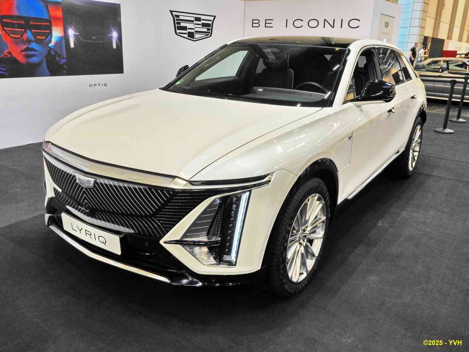 Cadillac Lyriq_01 - 2025 [USA] YVH_GF