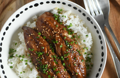 FILETS DE MAQUEREAUX LAQUÉS À LA JAPONAISE sur lit de riz blanc