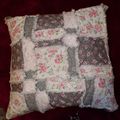 couture : une housse de coussin patchwork/rag quilt