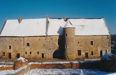 Asnières-sur-Vègre et Solesmes sous la neige en décembre 1996