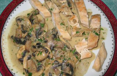 Poulet à la moutarde, à l'estragon et aux champignons