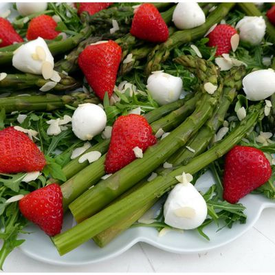 Salade printanière aux fraises
