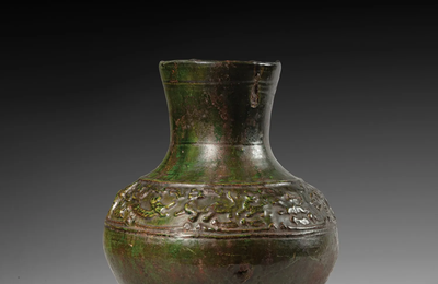 A green glazed pottery vase 'Hu', Han dynasty (206 BC-220 AD)