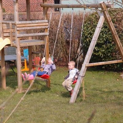 les enfants et le printemps