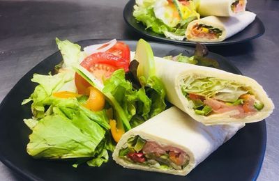 Wraps saumon fumé crudités, sauce au chèvre frais et ciboulette