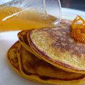 Petites crêpes épaisses à la citrouille, sirop d'orange