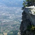 Randonneur solitaire pour un séjour à la carte dans le Vercors