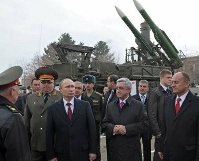 La Russie continue de renforcer sa base militaire en Arménie, son avant-poste stratégique dans la Caucase. 