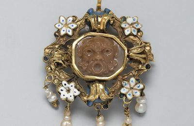 Dress Ornament, South Germany, 16th century (cameo); 17th century (mount)