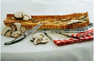 Quiche aux lardons, champignons de Paris frais et Comté......Pâte aux petits suisses....