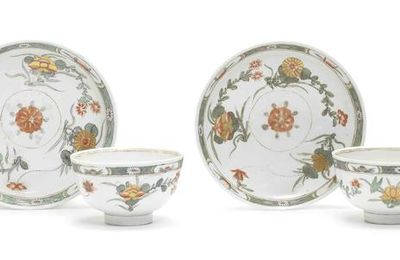 A rare pair of Du Paquier teabowls and saucers, circa 1730