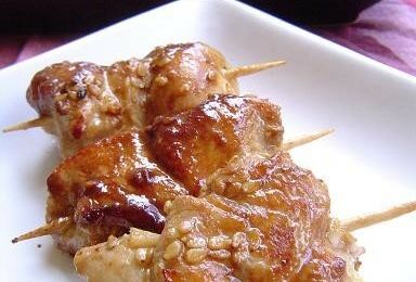Minis brochettes de poulet aux graines de sésame...