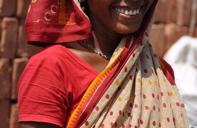 Il fait chaud, Calcutta, au marché aux fleurs