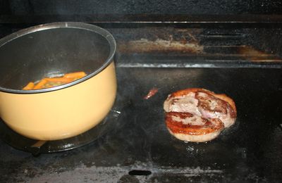 Tournedos de magret de canard et petits pois carottes à la plancha