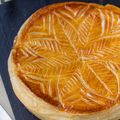 Galette des rois - frangipane et poires pôchées au fruit de la passion