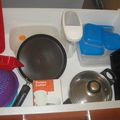 Divers objets cuisine (moules en silicone, boîtes, accessoires divers) 2-5-10€
