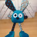 Doudou lapin bleu marron