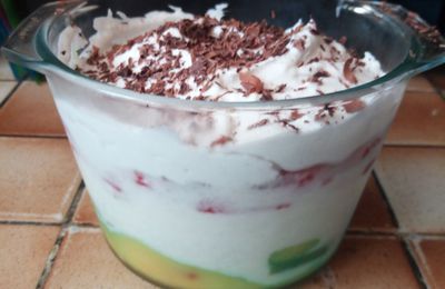 TRIFLE AUX FRAISES, SANS GLUTEN, SANS LAIT