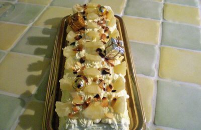 BUCHE A L'ANANAS