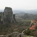 LUCAS ET KIRYLL. Lucas aux Météores. Le monastère d'Aghia Triada. Enfin une réponse ?