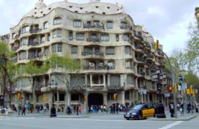 Dos famosas casas de Gaudí en el Paseo de Gracia 