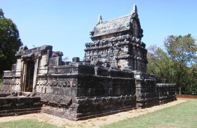 Sri Lanka, l'ïle dont on rêve (20/37). Le sanctuaire de Nalanda Gedige.