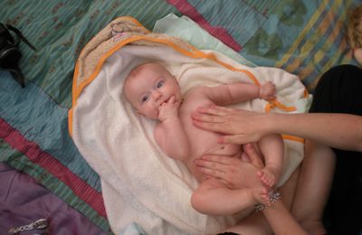 Apprenez à masser votre bébé sur Gallargues (Gard)